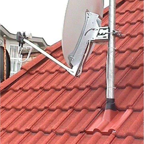 Zoom bild av Plast takpannor tegelbrun