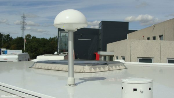 Zoom bild av Tertek Evolution 2 All-In-One Pro – Digital TV- och Internetantenn med 5G MIMO, DAB+ och mast 110 cm