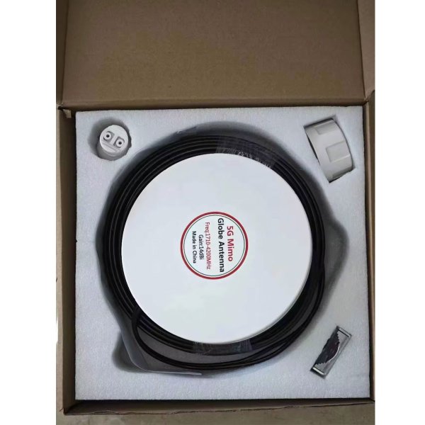 Zoom image of CyberQ 5G/4G LTE HP MIMO 2x2 Antenn med 15m Kabel – För Maximal Prestanda och Stabil Uppkoppling