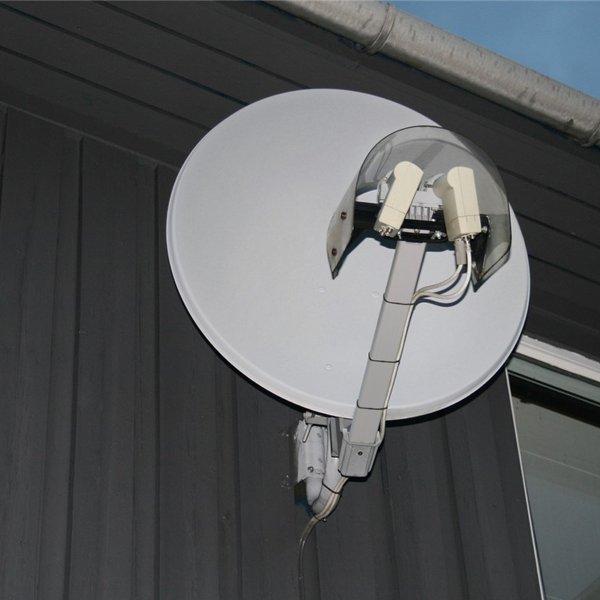 Zoom image of LNB Regnskydd