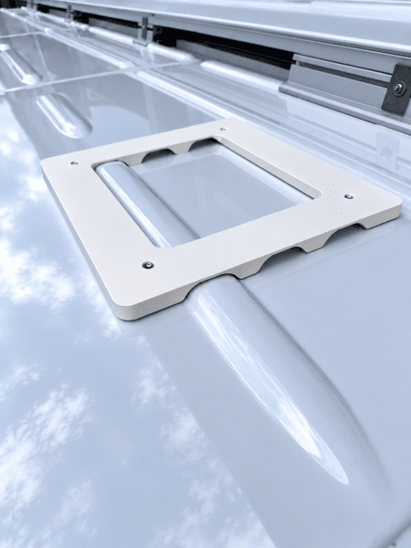 Zoom bild av Starlink Mini adapterplatta för Flat Mount Closed – Ducato/Jumper/Boxer/Movano/Proace Max från 2024 | Vit